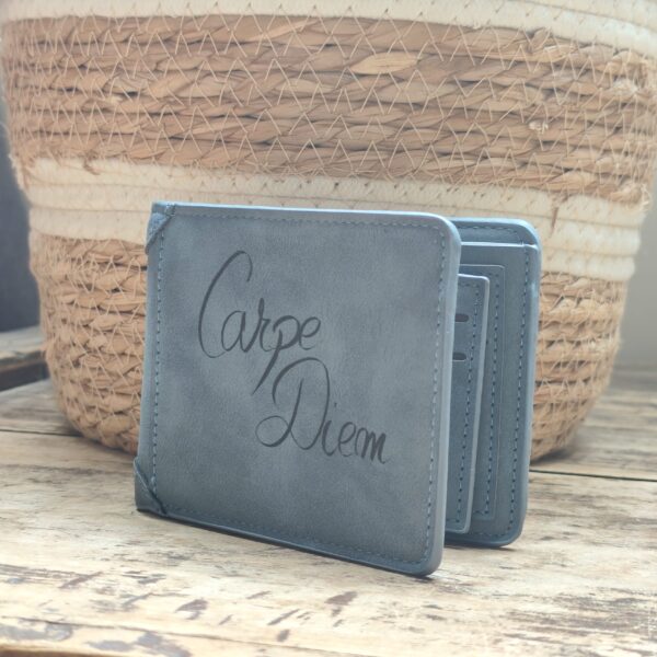 Portefeuille Carpe Diem en cuir PU gravé laser - DECOMOVE